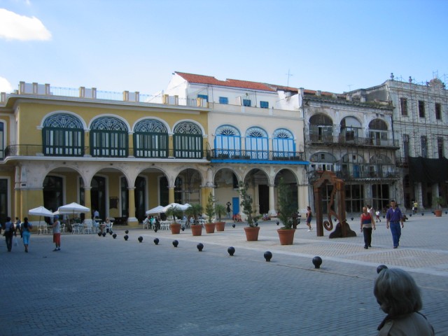 8FCUBA_Havana_11_2003_176.jpg