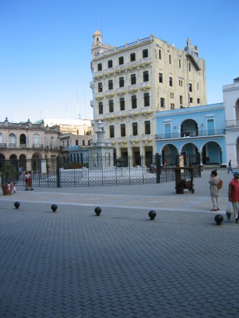 8FCUBA_Havana_11_2003_178.jpg