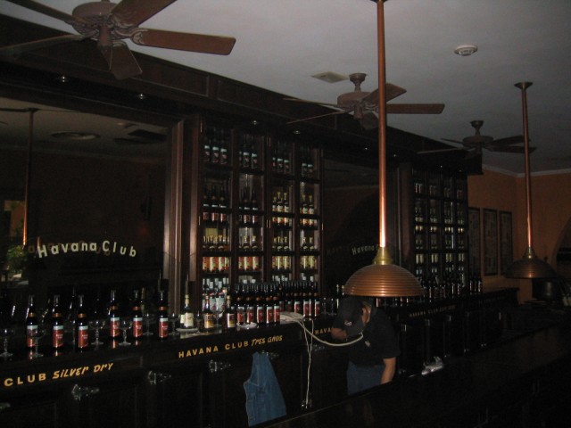 91CUBA_Havana_11_2003_153.jpg